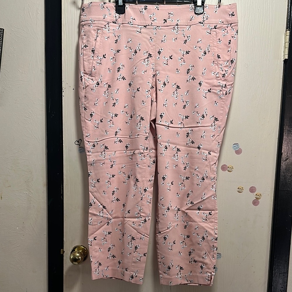 Lane Bryant The Allie Pull-On Cropped Pants - Plus Size 20R - Pink Floral